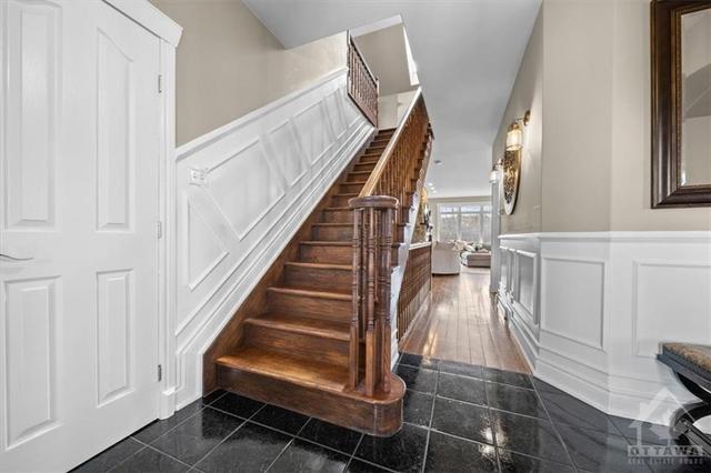 899 Oak Creek Road, House detached with 6 bedrooms, 4 bathrooms and 25 parking in Ottawa ON | Image 3