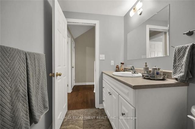 p3 - 444 Stone Church Rd W, Townhouse with 3 bedrooms, 2 bathrooms and 2 parking in Hamilton ON | Image 13