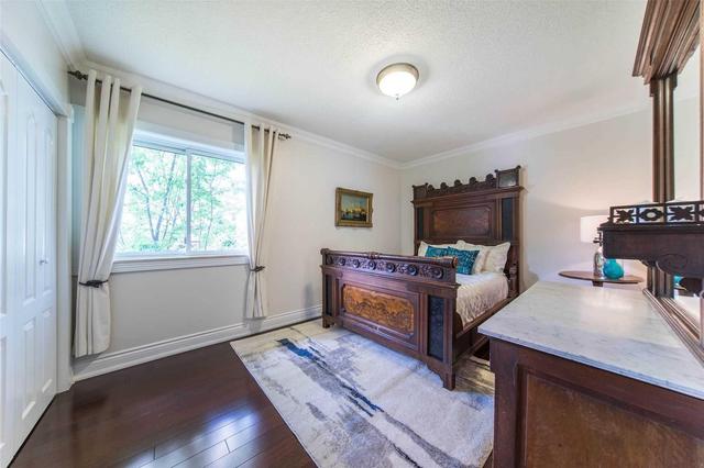 170 Brookbanks Dr, House detached with 3 bedrooms, 5 bathrooms and 6 parking in Toronto ON | Image 11