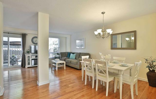 33 Guildford Cres, Townhouse with 3 bedrooms, 2 bathrooms and 2 parking in Brampton ON | Image 24