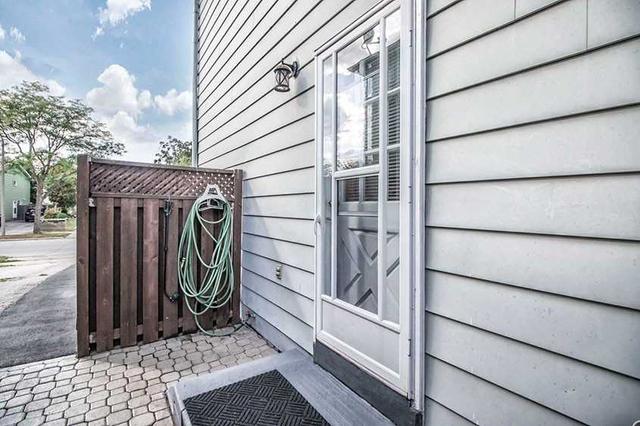 295 Burrows Hall Blvd, House semidetached with 3 bedrooms, 2 bathrooms and 2 parking in Toronto ON | Image 24