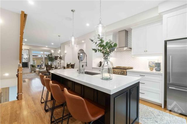 353 Booth Street, Townhouse with 3 bedrooms, 3 bathrooms and 1 parking in Ottawa ON | Image 9