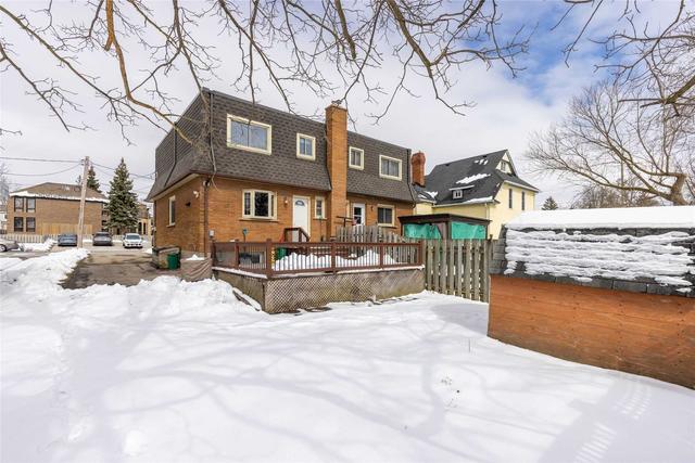 111 Elgin St W, House semidetached with 3 bedrooms, 2 bathrooms and 3 parking in Welland ON | Image 20