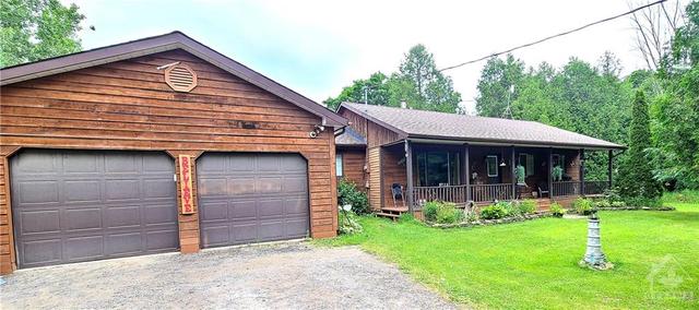 565 Craig Road, House detached with 4 bedrooms, 1 bathrooms and 8 parking in North Grenville ON | Image 2