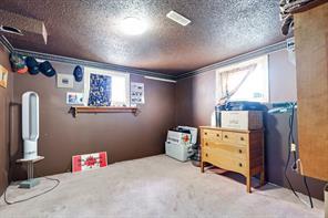 8504 34 Avenue Nw, House detached with 3 bedrooms, 2 bathrooms and 2 parking in Calgary AB | Image 33