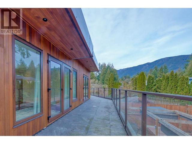 3606 Edgemont Boulevard, House detached with 7 bedrooms, 6 bathrooms and 5 parking in North Vancouver BC | Image 30