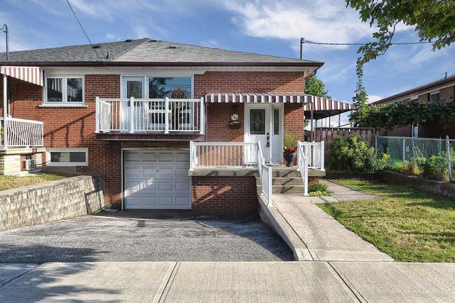 159 Shoreham Dr, House semidetached with 3 bedrooms, 3 bathrooms and 6 parking in Toronto ON | Image 1