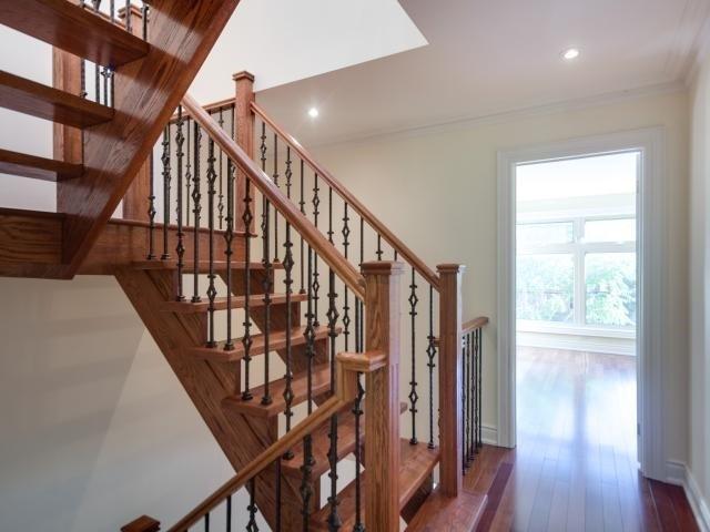 40 Deforest Rd, House detached with 3 bedrooms, 3 bathrooms and 2 parking in Toronto ON | Image 7