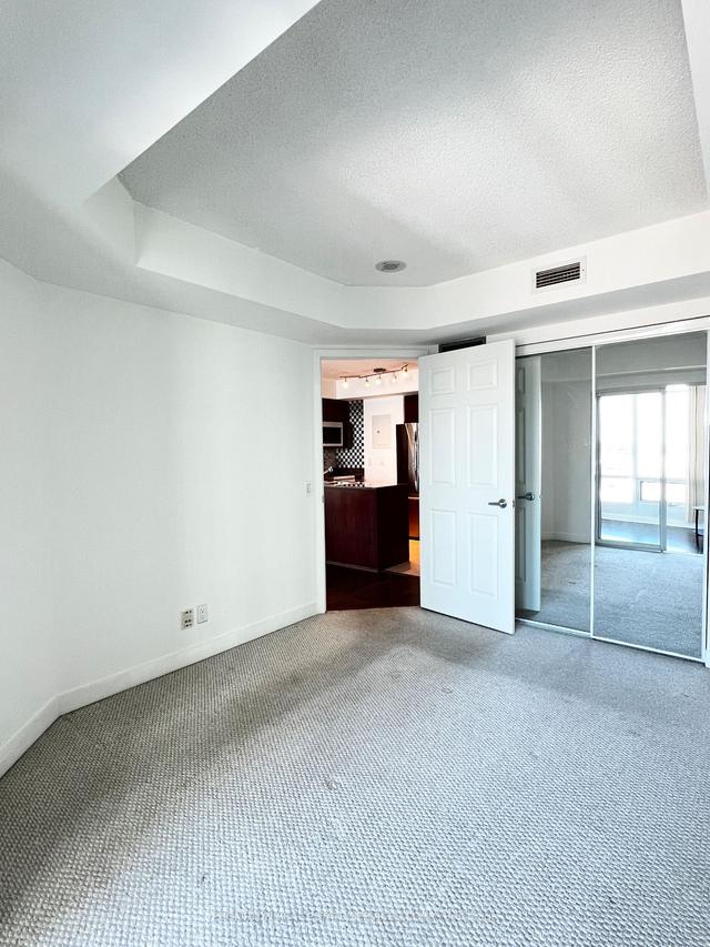 2501 - 373 Front St W, Condo with 1 bedrooms, 1 bathrooms and 1 parking in Toronto ON | Image 4