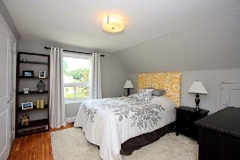 79 Uno Dr, House detached with 3 bedrooms, 3 bathrooms and 2 parking in Toronto ON | Image 10