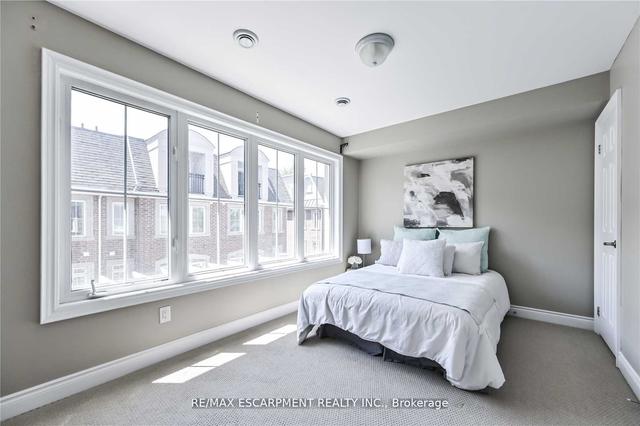 b - 135b Finch Ave E, House attached with 3 bedrooms, 3 bathrooms and 2 parking in Toronto ON | Image 5
