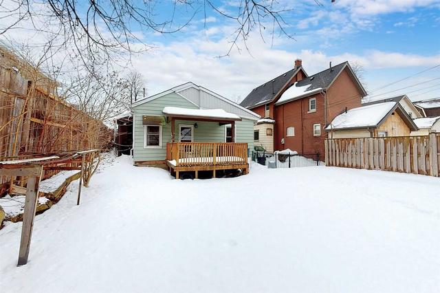 194 Brant Ave, House detached with 3 bedrooms, 1 bathrooms and 3 parking in Brantford ON | Image 4