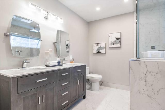 28 Tweedrock Cres, House detached with 4 bedrooms, 3 bathrooms and 4 parking in Toronto ON | Image 11
