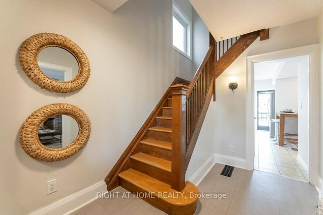 19 Bartonville Ave W, House detached with 3 bedrooms, 2 bathrooms and 1 parking in Toronto ON | Image 25