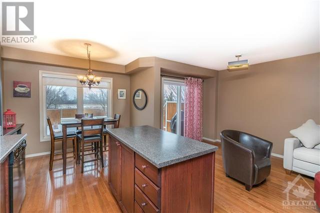 362 Hillsboro Private, Home with 3 bedrooms, 3 bathrooms and 3 parking in Ottawa ON | Image 11