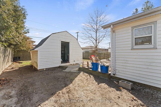 154 Crystal Beach Rd, House detached with 2 bedrooms, 1 bathrooms and 3 parking in Essex ON | Image 15