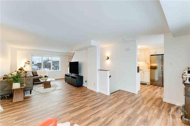 2 Barnaby Private, Townhouse with 3 bedrooms, 2 bathrooms and 2 parking in Ottawa ON | Image 7