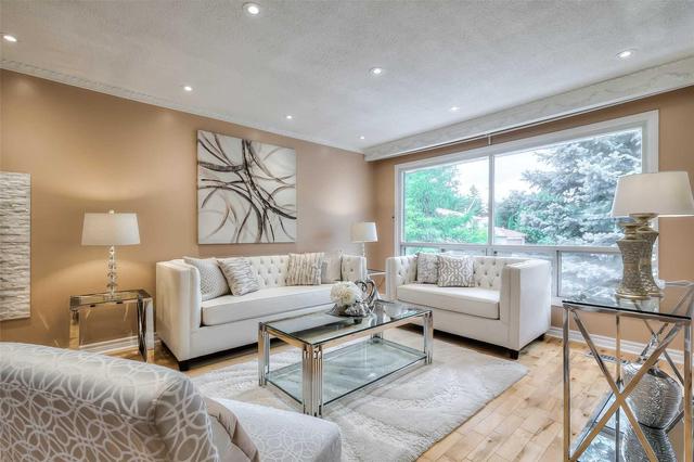 128 Marla Crt, House detached with 3 bedrooms, 3 bathrooms and 4 parking in Richmond Hill ON | Image 4