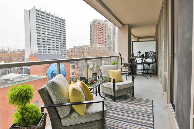 419 - 1 Bedford Rd, Condo with 2 bedrooms, 2 bathrooms and 1 parking in Toronto ON | Image 17