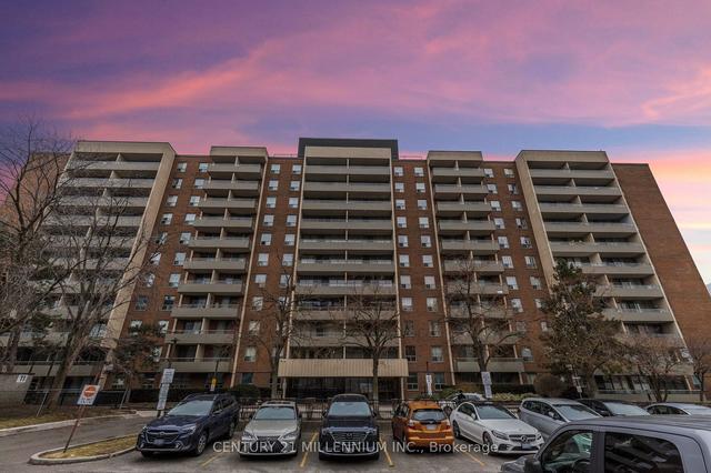 601 - 19 Four Winds Dr, Condo with 2 bedrooms, 1 bathrooms and 1 parking in Toronto ON | Image 1