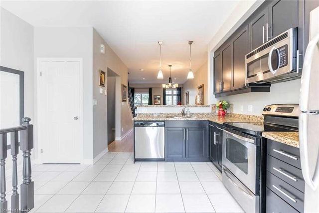 6 Ella St, House attached with 3 bedrooms, 2 bathrooms and 3 parking in St. Catharines ON | Image 9