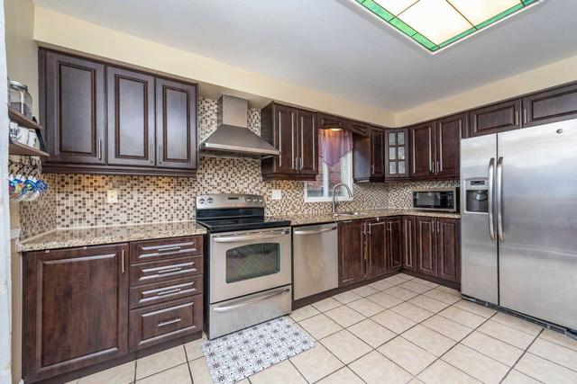 348 Laurentian Ave, House detached with 3 bedrooms, 4 bathrooms and 4 parking in Mississauga ON | Image 8