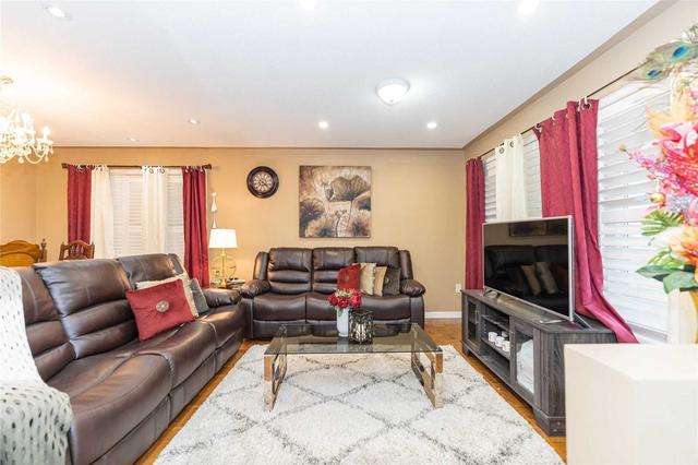 12 Maverick Cres, House detached with 4 bedrooms, 6 bathrooms and 6 parking in Brampton ON | Image 37