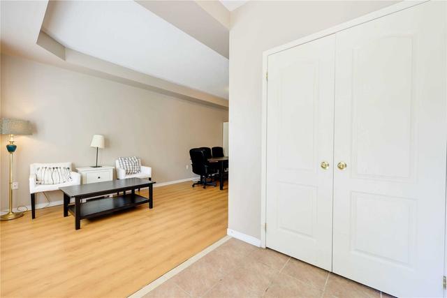 26 Boake St, House semidetached with 6 bedrooms, 6 bathrooms and 4 parking in Toronto ON | Image 23