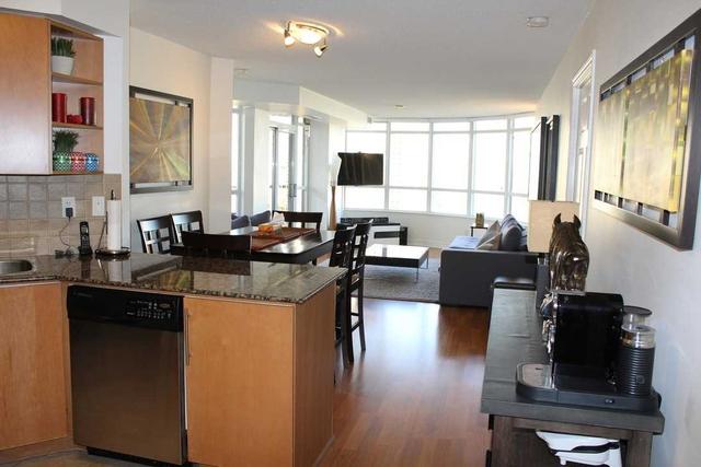 1802 - 310 Burnhamthorpe Rd W, Condo with 2 bedrooms, 2 bathrooms and 1 parking in Mississauga ON | Image 14