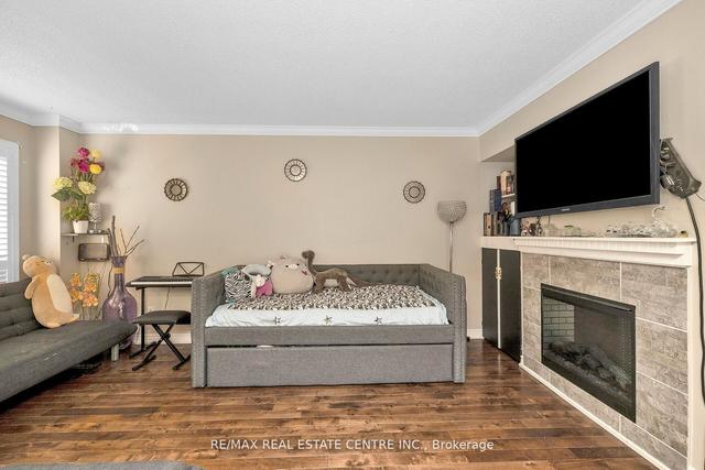 26 Nepean Pl, House detached with 4 bedrooms, 4 bathrooms and 8 parking in Brampton ON | Image 8