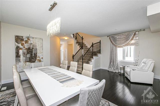 639 Willowmere Way, Home with 4 bedrooms, 3 bathrooms and 2 parking in Ottawa ON | Image 7