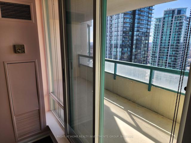 2410 - 550 Webb Dr, Condo with 2 bedrooms, 2 bathrooms and 1 parking in Mississauga ON | Image 17