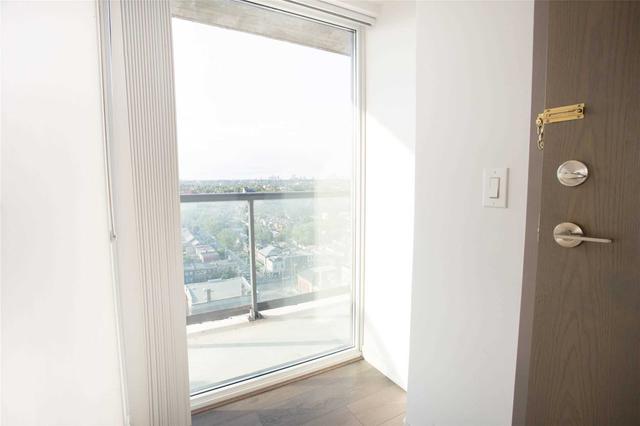 lph20w - 36 Lisgar St, Condo with 2 bedrooms, 2 bathrooms and 1 parking in Toronto ON | Image 2