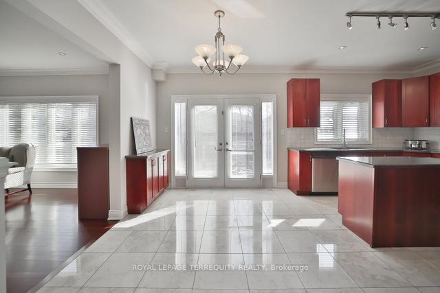111 Brighton Ave, House detached with 4 bedrooms, 5 bathrooms and 8 parking in Toronto ON | Image 8
