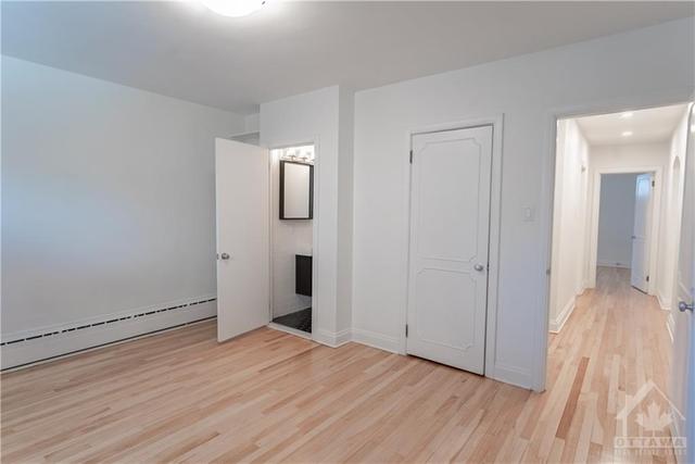 1 - 379 Stewart Street, Condo with 2 bedrooms, 3 bathrooms and 2 parking in Ottawa ON | Image 13