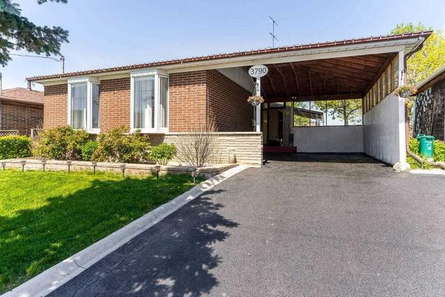 3790 Woodruff Cres, House detached with 3 bedrooms, 2 bathrooms and 5 parking in Mississauga ON | Image 1