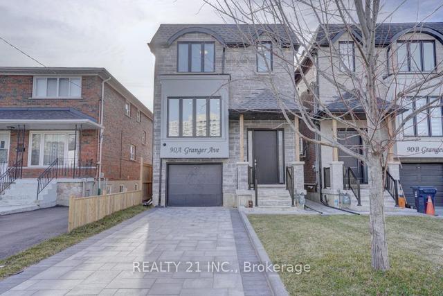 90 a Granger Ave, House detached with 4 bedrooms, 5 bathrooms and 3 parking in Toronto ON | Image 12