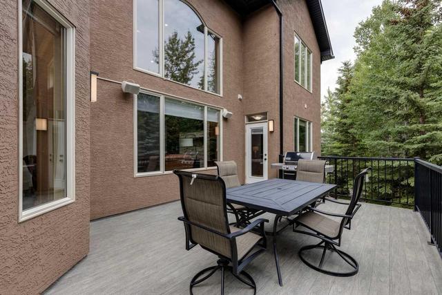 72 Discovery Valley Cove Sw, Home with 5 bedrooms, 5 bathrooms and 4 parking in Calgary AB | Image 16