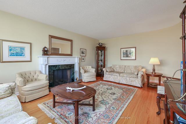 24 Aldenham Cres, House detached with 5 bedrooms, 3 bathrooms and 6 parking in Toronto ON | Image 37