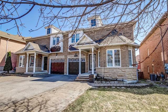 182 Wainscot Ave, House semidetached with 3 bedrooms, 3 bathrooms and 4 parking in Newmarket ON | Image 1