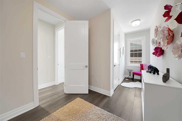 9891 Keele St, House attached with 3 bedrooms, 3 bathrooms and 2 parking in Vaughan ON | Image 8