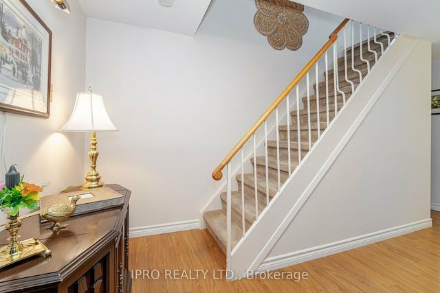 64 Linkdale Rd, House detached with 3 bedrooms, 2 bathrooms and 6 parking in Brampton ON | Image 25