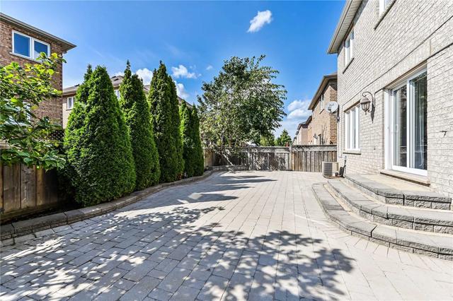 36 Rivington Ave, House detached with 4 bedrooms, 5 bathrooms and 5 parking in Vaughan ON | Image 31