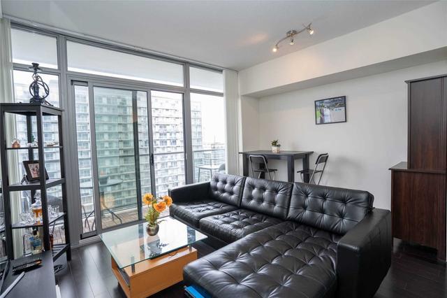 2412 - 105 The Queensway Ave, Condo with 1 bedrooms, 1 bathrooms and 0 parking in Toronto ON | Image 2