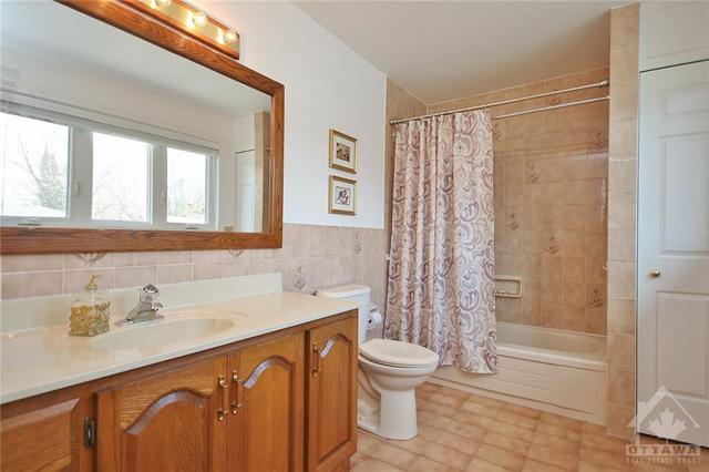 1754 Ortona Avenue, House detached with 4 bedrooms, 3 bathrooms and 5 parking in Ottawa ON | Image 25