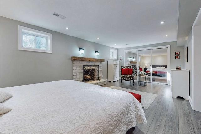 3084 Mccarthy Crt, House detached with 3 bedrooms, 2 bathrooms and 3 parking in Mississauga ON | Image 3