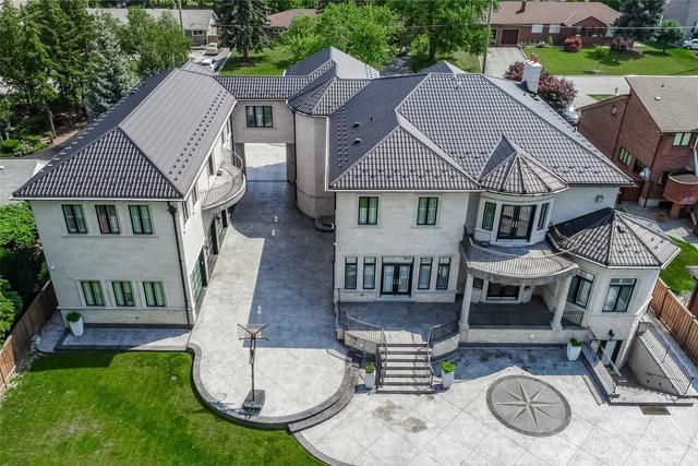 58 Rockview Gdns, House detached with 4 bedrooms, 8 bathrooms and 14 parking in Vaughan ON | Image 38