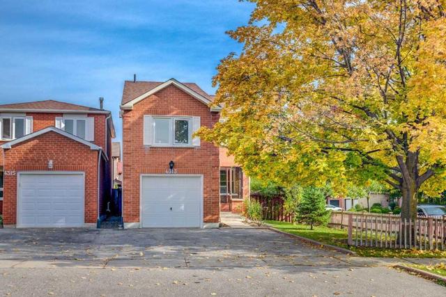4313 Lee Dr, House detached with 3 bedrooms, 2 bathrooms and 4 parking in Mississauga ON | Image 1