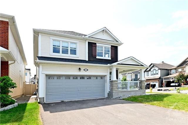143 Bartonia Circle, House detached with 5 bedrooms, 4 bathrooms and 4 parking in Ottawa ON | Image 2