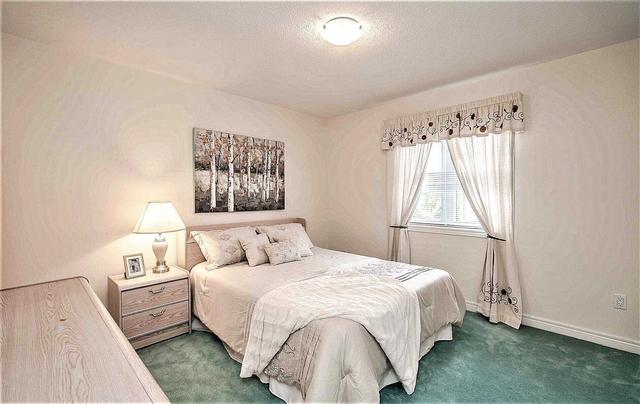 2360 Presquile Dr, House detached with 4 bedrooms, 4 bathrooms and 4 parking in Oakville ON | Image 10